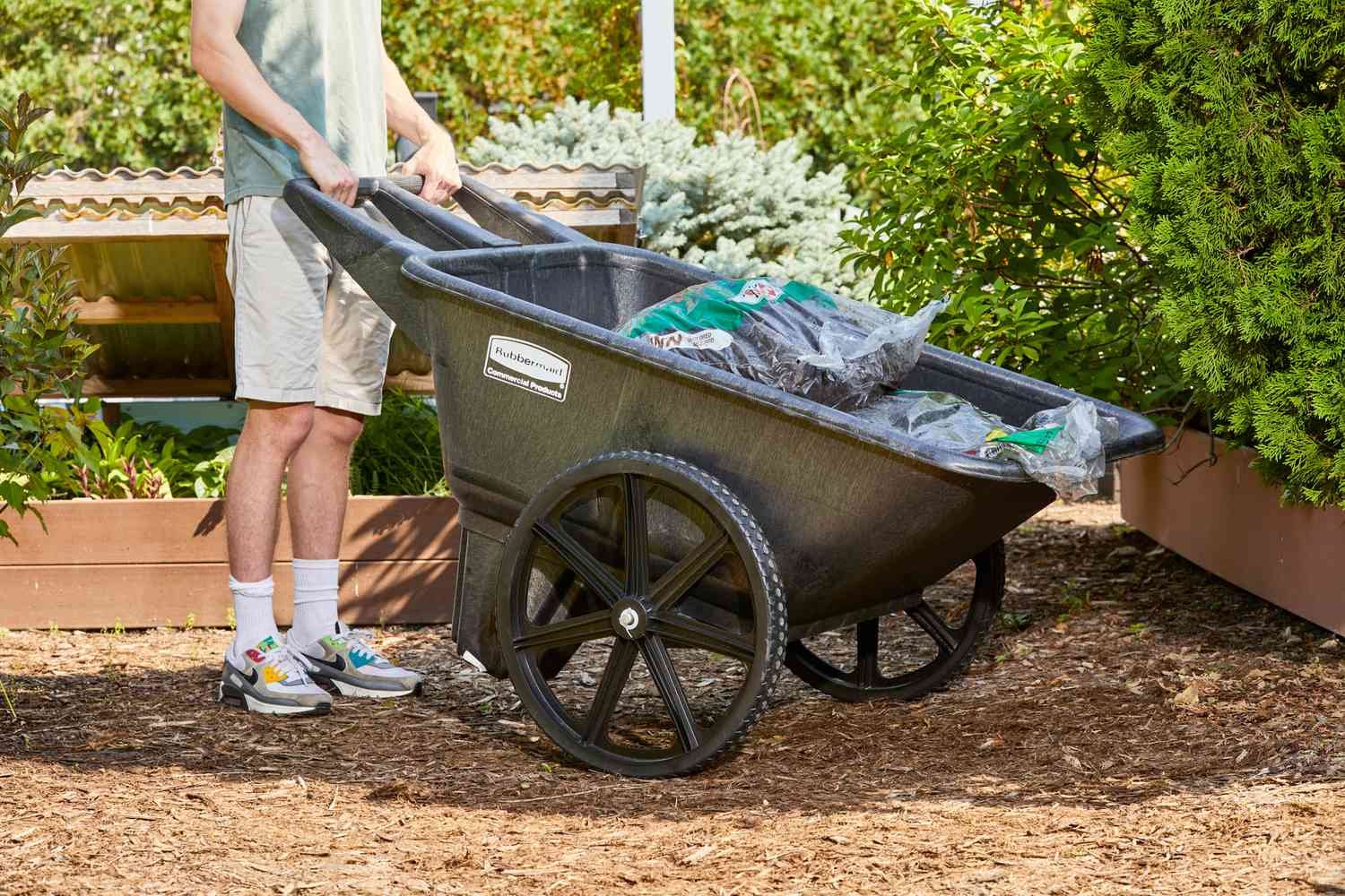 The Wheelbarrow: A Comprehensive Guide to Its Design, Uses, and Evolution