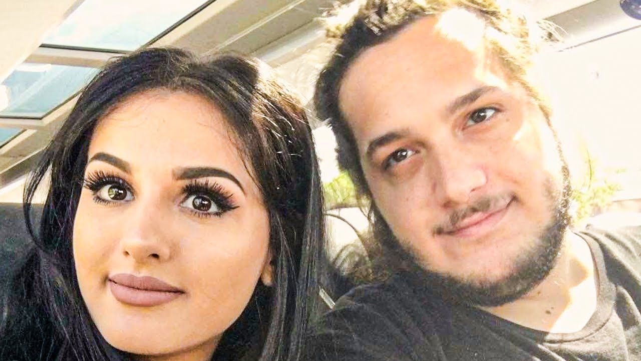 The Relationship of SSsniperWolf and Her Boyfriend Evan Sausage